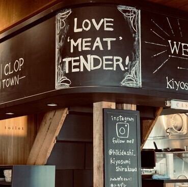 こだわりの熟成ローストポークは必食！レトロな空間でデートや女子会を過ごすならココ