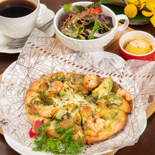 ぷりぷり海老とアボカド