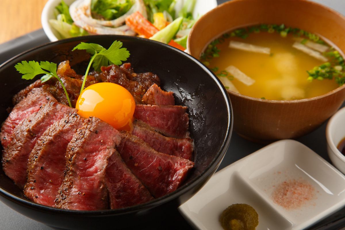 "Nodaniku-don" is the best of wagyu beef.Lunch set menu.