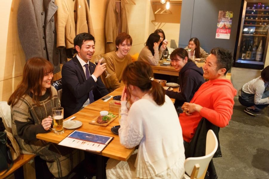 The shop which is full of customers is full of delicious scent of exquisite `` meat '' and pleasant conversation ♪ The table can be joined and you can enjoy it with a large number of people ♪ Girls' party, birthday celebration, date, homecoming, Please use in various applications [meat / bar / anniversary / birthday / Wagyu / all-you-can-drink / girls' association / wine]