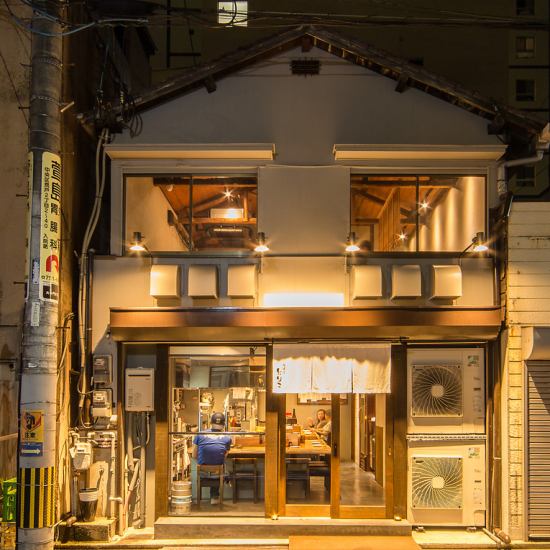 Yakitori no Toriko的姊妹店，這是一家受歡迎的餐廳，在評分者聚集的評分網站上獲得了很高的評價。