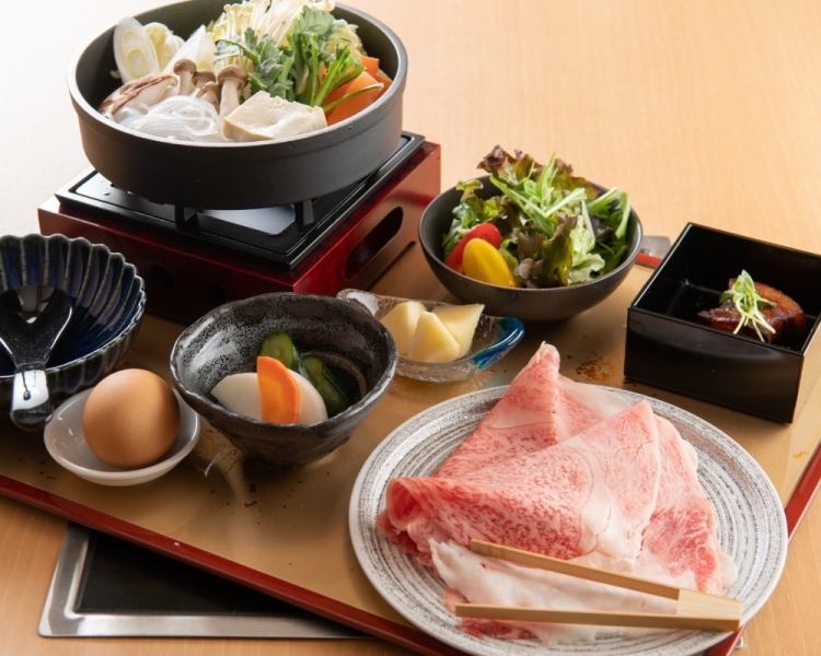厳選されたA4・A5ランクの特選和牛で味わう極上すき焼き★