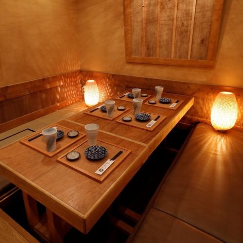 尽早预订带 horigotatsu 的私人房间。4,000日元起提供无限量畅饮课程。