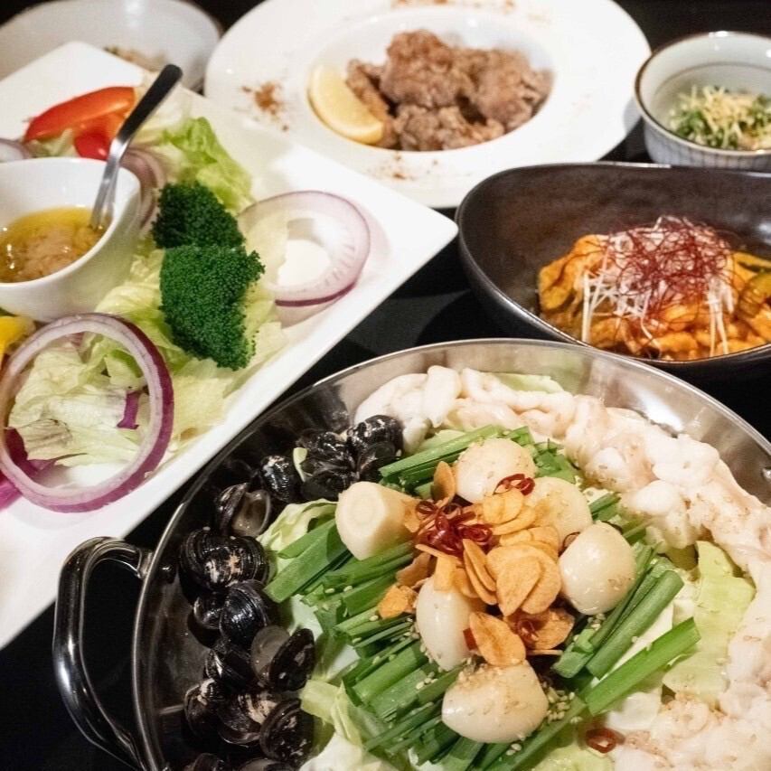 We offer an attractive course with an all-you-can-drink option and a choice of hot pots.It fills my heart.