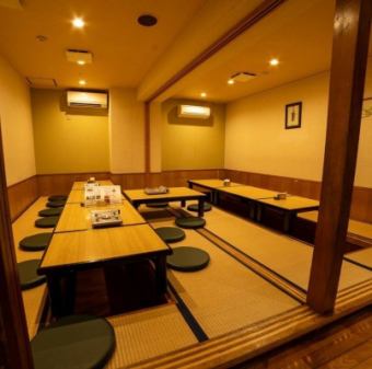 If you connect two private rooms with sunken kotatsu seating for up to 10 people, you can host a banquet for up to 20 people.