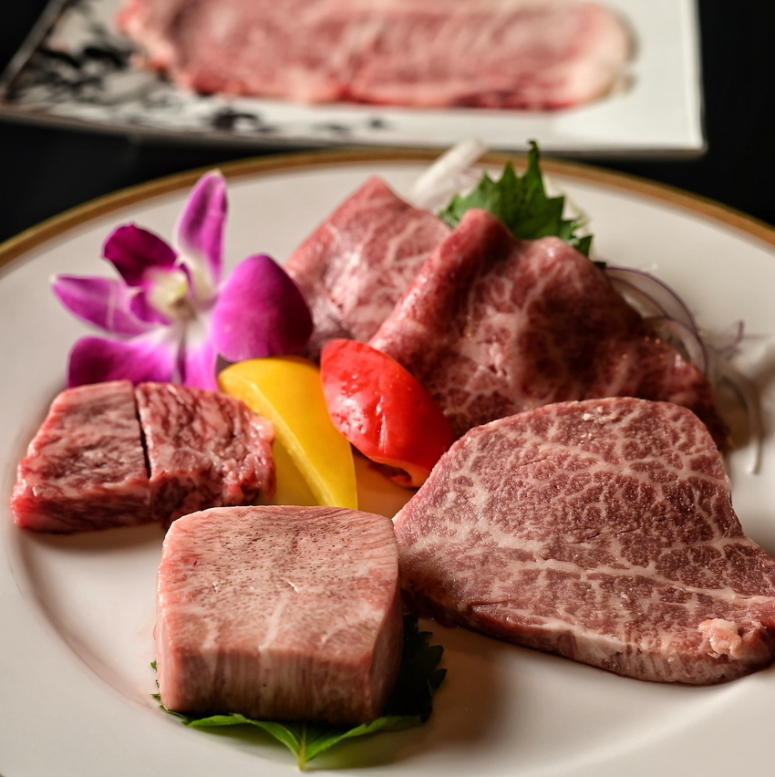 沖縄が誇るブランド牛「石垣牛」など、極上の厳選肉をご用意。