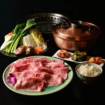 [Selected Japanese Black Wagyu Beef Shabu-Shabu Course] A luxurious plan to enjoy the exquisite flavor of top-quality meat in a refreshing way.