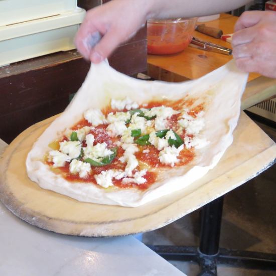 벨라 비타는 이탈리아어로 <아름다운 인생>이라는 의미 맛있는 피자 드세요