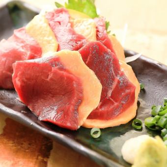 Assorted red and white horsemeat sashimi