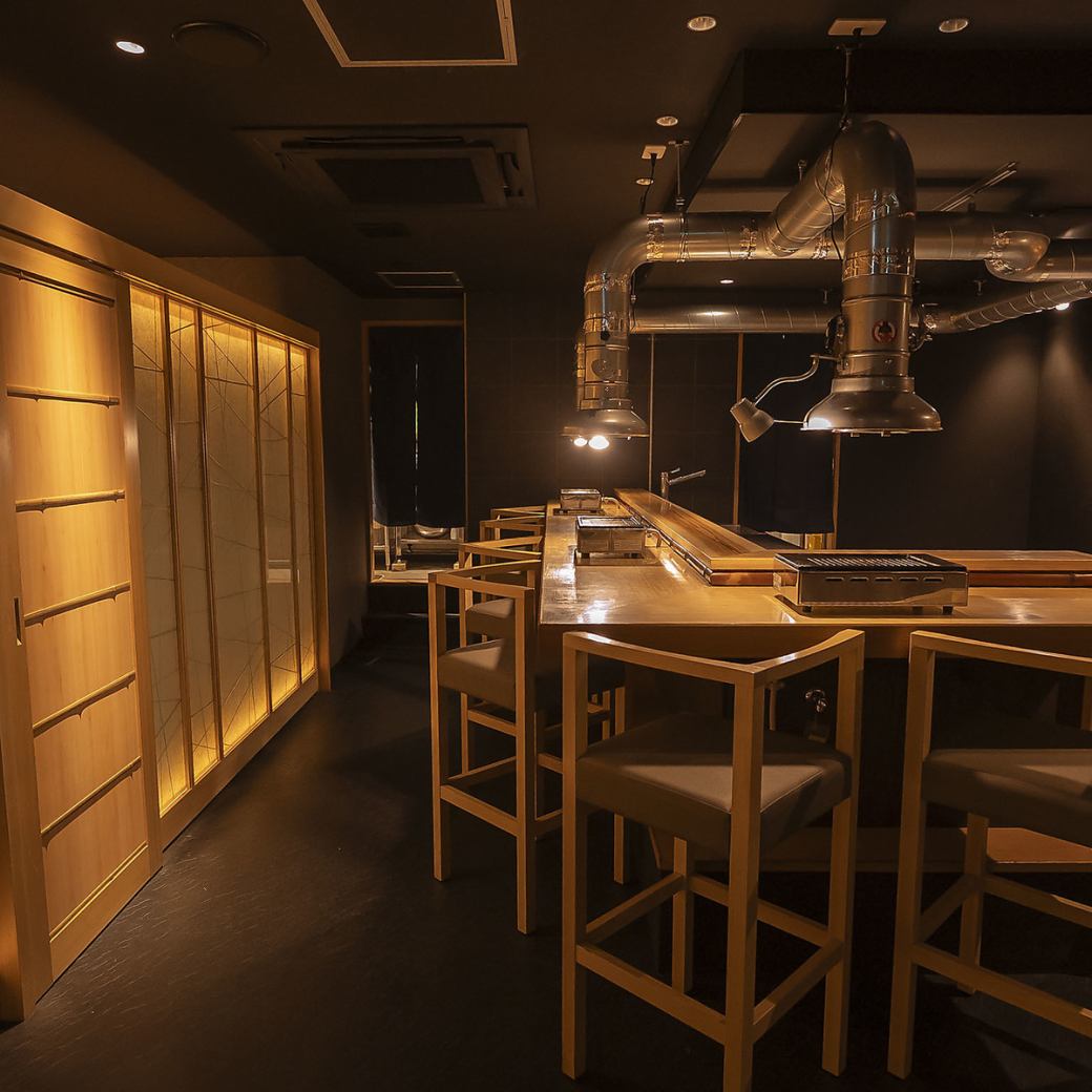 デートや宴会に最適！脂の融点が低い雌牛の柔らかな肉を、落ち着いた空間で。