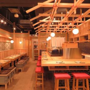 少人数のワイワイ飲みなどにいかがですか？職人が握る本格寿司を、堅苦しさなく楽しめるのがスシエビス流。寿司屋ならではのライブ感と活気をそのままに