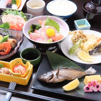 [Tomozen Lunch] ★Reservation only★ Using ingredients from the Setouchi region♪ Grilled dishes, tempura, and sashimi set meal☆Tomozen 1,980 yen