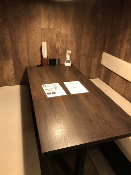 大人数でも大丈夫なテーブル席を多数ご用意！宴会や女子会、会社の飲み会にご好評いただいております！最適なコースも多数ご用意しておりますのでご利用のお客様はご予約をオススメ致します♪