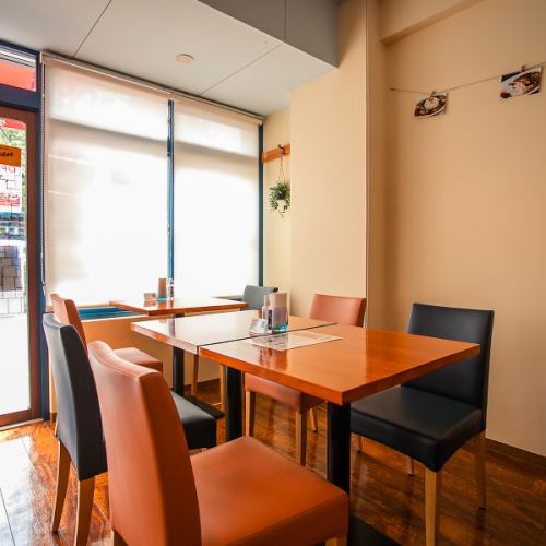 落ち着いた内観