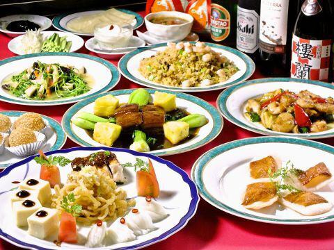 국제 중국 요리 협회의 명 요리인 위원회의 일원이며, 국제 중국 요리 대사가 냄비를 흔드는 명점.