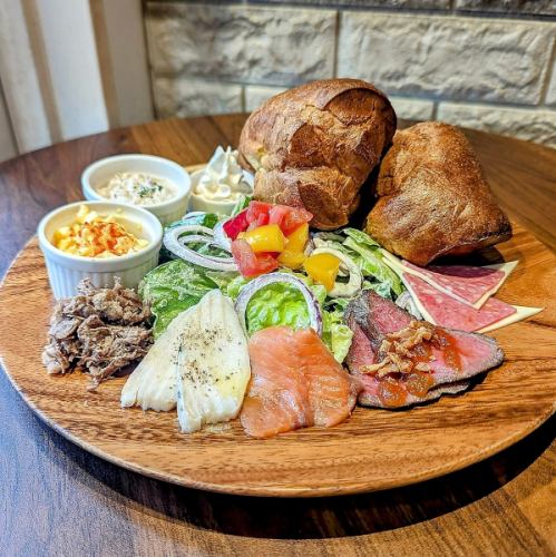 迷ったらコレ！全粒粉ポップオーバーのランチプレート