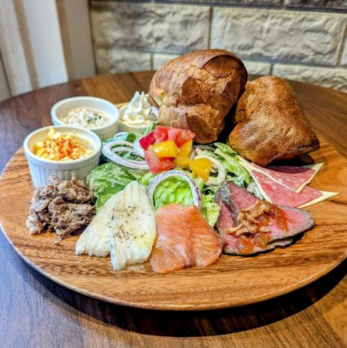 迷ったらコレ！全粒粉ポップオーバーのランチプレート