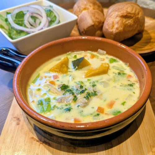 Clam and pumpkin chowder