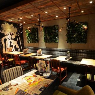 【大井町駅徒歩3分★肉バル風居酒屋「バルザル」の店内・お席・雰囲気ご紹介♪】ポップできれいな店内♪こちらのお席は、ご家族でのお食事などにも最適☆清潔感ある雰囲気は家族水入らずでお食事を楽しむのに最適です♪お子様連れ歓迎ですので、安心してお越し下さいませ♪