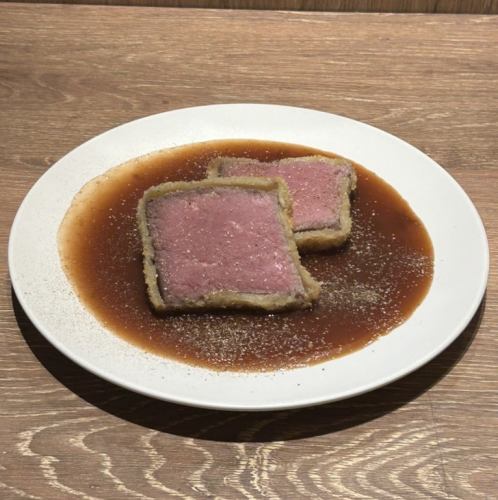 低温調理の牛カツレツ 山椒香るデミグラスソース