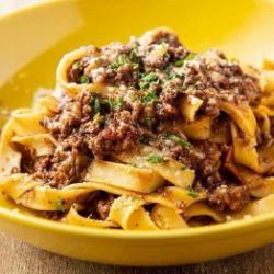 慢炖自制肉酱意面