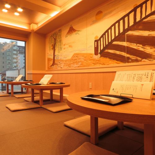 The tatami mat seats can be used by 2 to 15 people at maximum! Also suitable for banquets◎