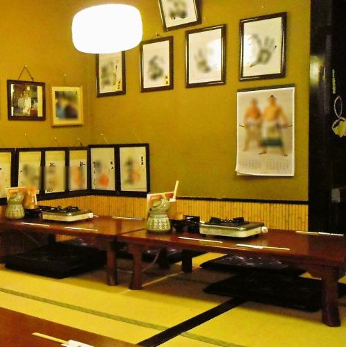 A relaxing banquet with a large tatami room