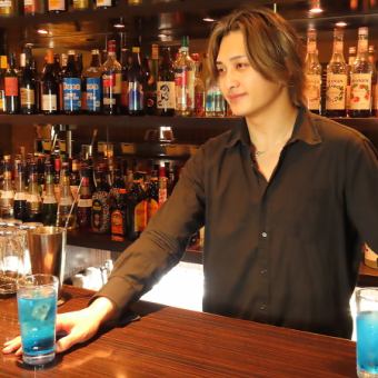 気さくなスタッフ揃えてます！少人数ならカウンターもオススメです