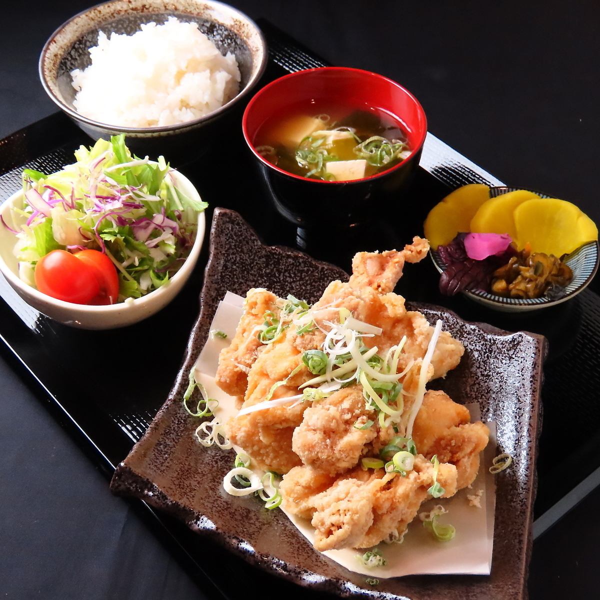 豊富なランチメニューをご用意！お酒も豊富ですので昼飲みも◎