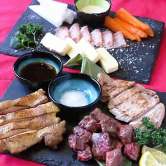 平日限定ステーキ(牛豚鶏) 3種盛り野菜スティック生ハムチーズ付き+飲み放題90分(生ビール含む)