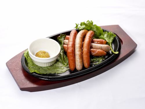 3 kinds of grilled sausage