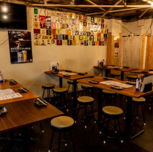 3階の宴会フロアは貸切OK！40名様から60名様までご利用可能なので、会社の送別会のような大規模な宴会にもご利用いただけます。可動式のテーブル席なので、ご利用に沿ったレイアウトをご提案させていただきます。店舗貸切（2階・3階すべて）もお気軽にご相談ください。