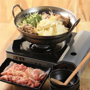 軍鶏の旨みがやみつきに 軍鶏鍋（冬季限定11~2月末まで）