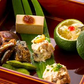 季節の会席(春/3月～5月、夏/6月～8月、秋/9月～11月、冬/12月～2月)　各8800円(税込)～