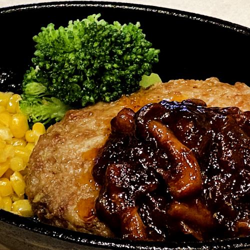 Iron plate Hamburg steak with demi-glace sauce