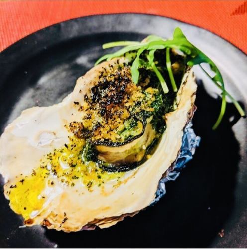 Oyster grilled with garlic butter