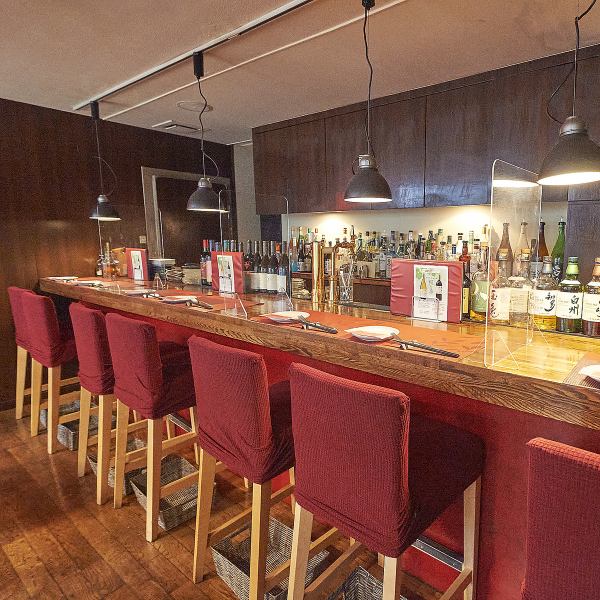 This is a shop where many women hang out by themselves ☆ The counter is lined with Hokuriku wines and alcoholic beverages.We have a wide selection, so you can come every day without getting bored.