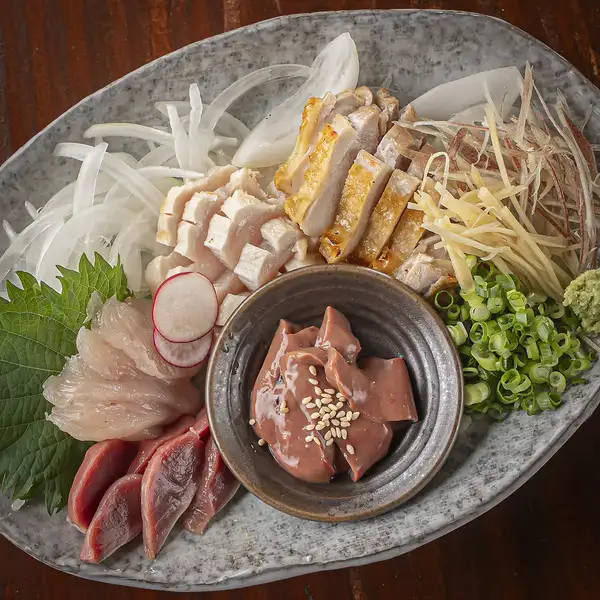 鮮度抜群!朝引き鶏のお造り5種盛り