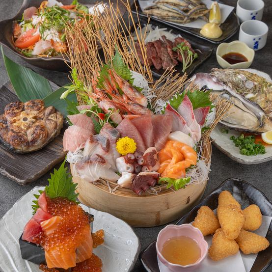 本店的特色菜！新鮮的魚拼盤和金槍魚鮭魚子滿溢拼盤是必嚐的菜餚！