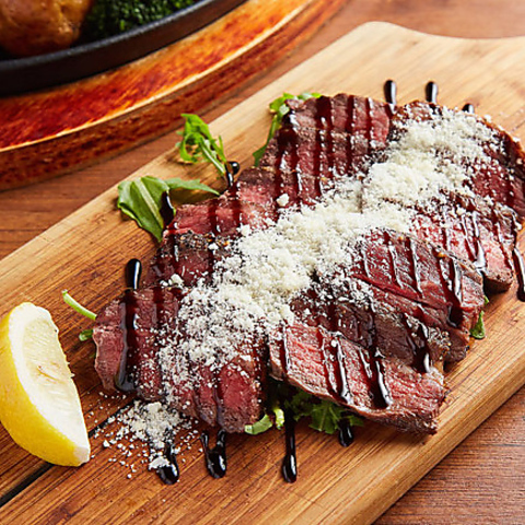 肉好き集まれ!!牛豚鶏など様々な肉料理が自慢の肉ビストロ♪