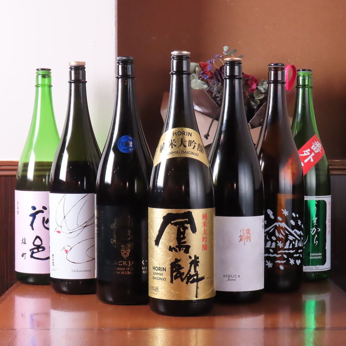 您可以品嚐到經過酒類專賣店認證的日本酒和正宗燒酒！