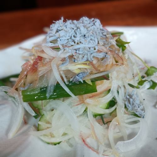 みょうがと葱のシラスサラダ