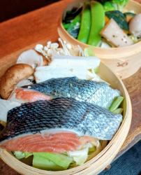 清蒸鮭魚佐菇