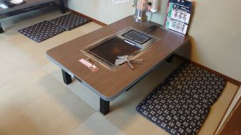 The spacious tatami room table is also a popular seat ★