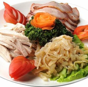 クラゲチャーシュー蒸し鷄の冷菜