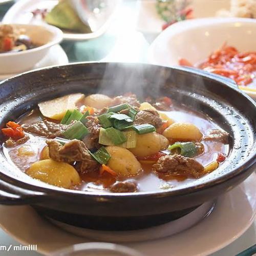 牛バラ肉とじゃが芋の土鍋煮
