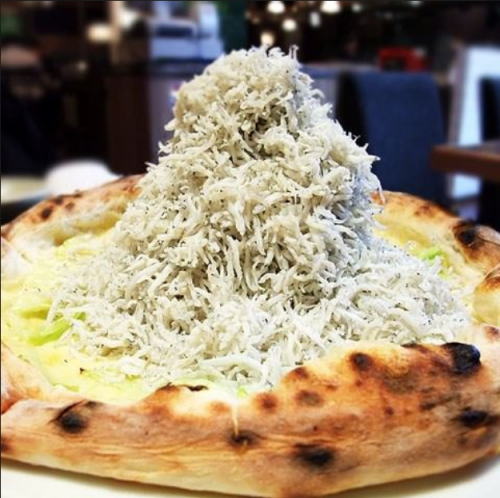 名物その3・手ごねPIZZA