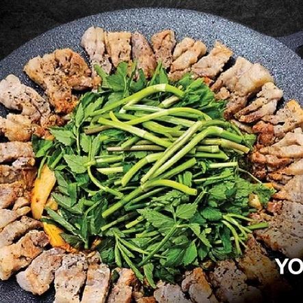 【本場韓国料理を味わえる】
