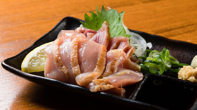 串焼きや刺しなど地鶏を使用したメニューをご用意しています★