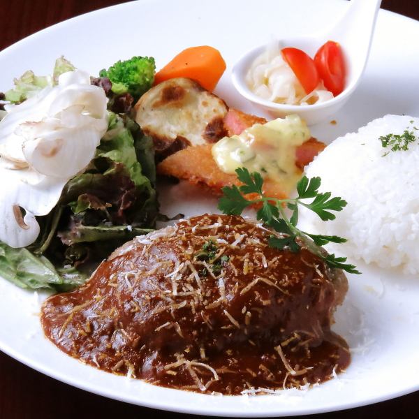 贅沢なお食事をリーズナブルにお楽しみ頂けるランチメニューを豊富にご用意！